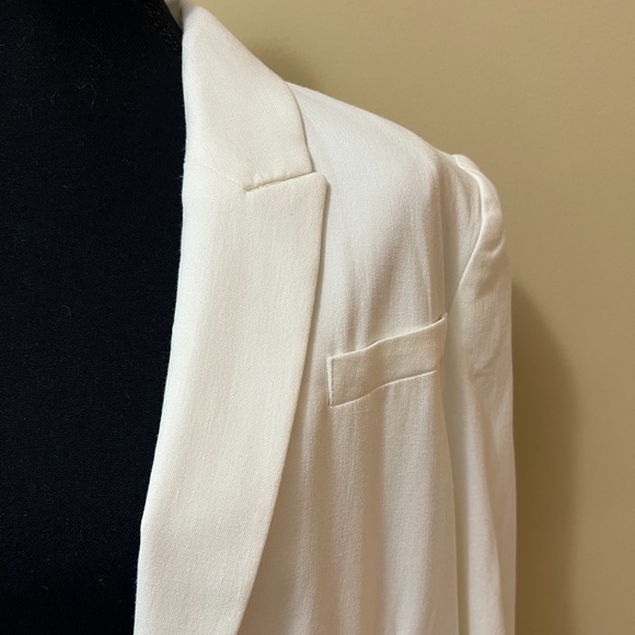 ⭐️ SALE $25 ⭐️ Dynamite Tess Veston The 80’s Blazer Roomy Fit Snow White Blazer - Picture 3 of 12